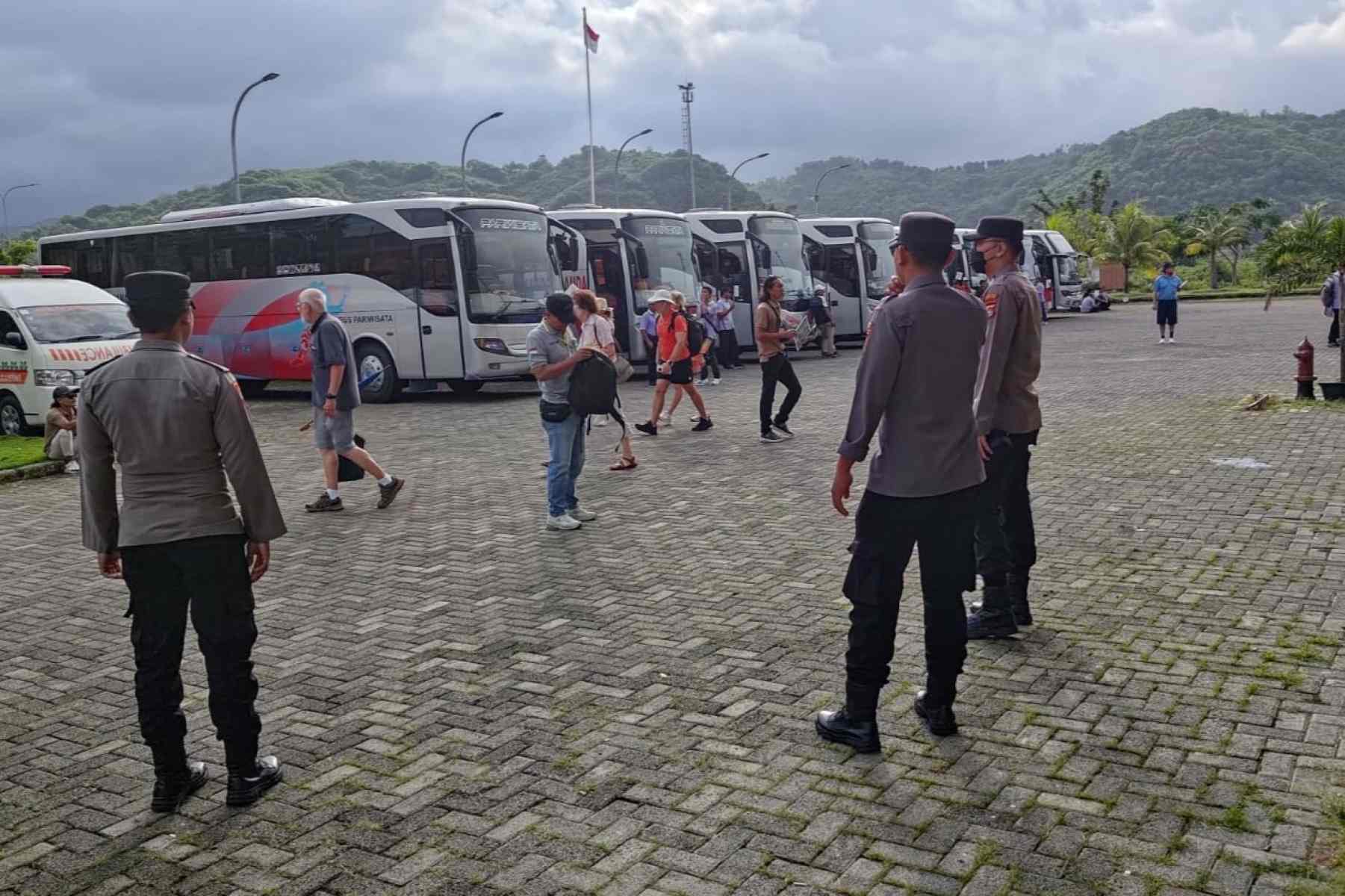 Awal Tahun 2026, Kapal Pesiar MS Regatta Bawa 620 Wisman ke Lombok